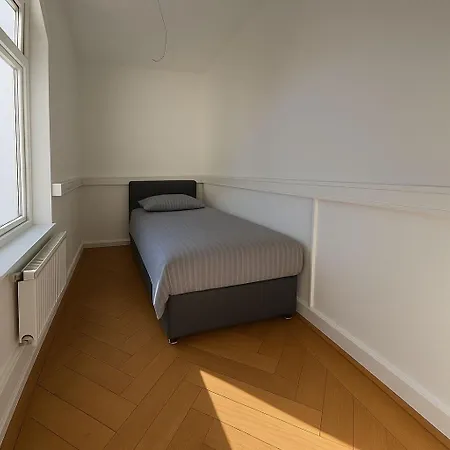 200m2 12 Personen O2 Eg Lejlighed *