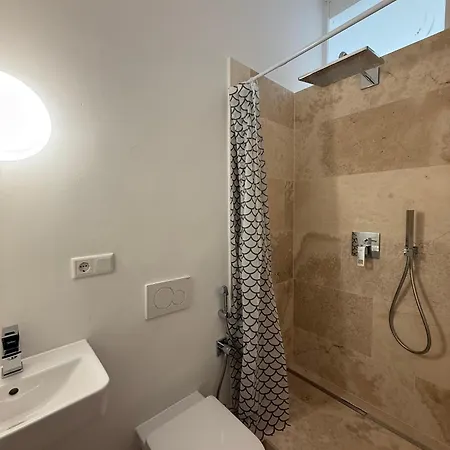 200 M2 9 Betten O2 Eg * Оффенбах